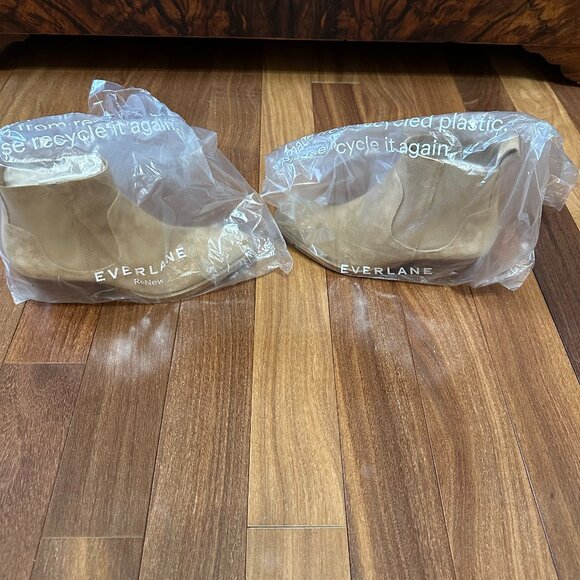 Everlane Western Style Suede Ankle Boots - Picture 1 of 12